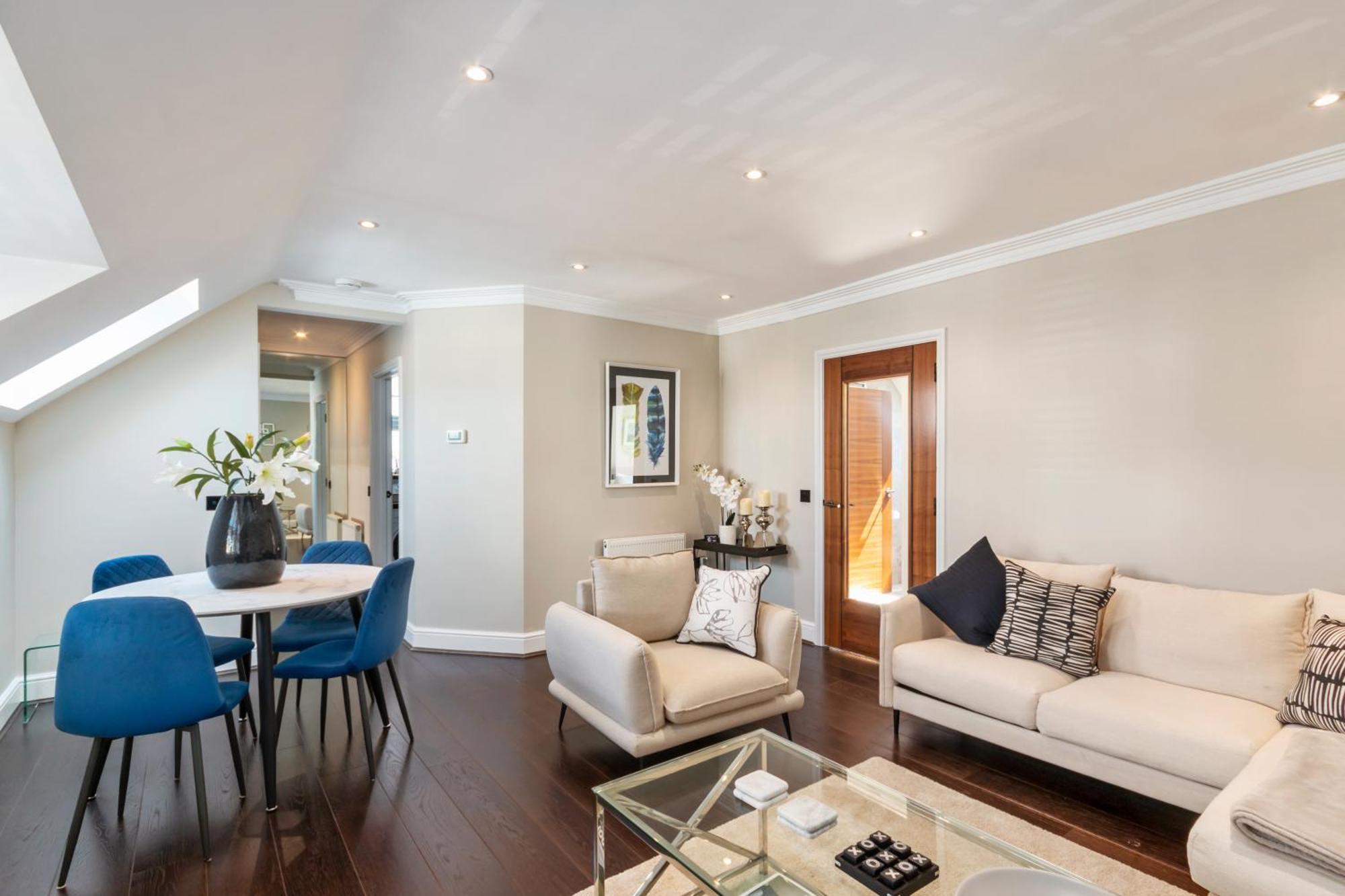 Weybridge - 2 Bed - Parking Διαμέρισμα Εξωτερικό φωτογραφία